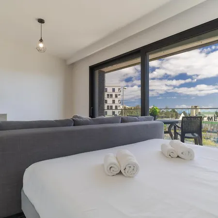 Fenix Iii Ac, Parking & Near Beaches פונשל